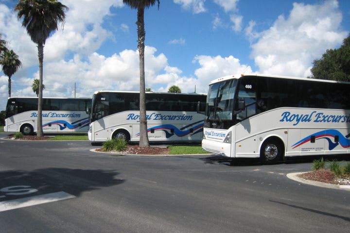 ABC delivers C2045 Van Hools to Conn., Ind.