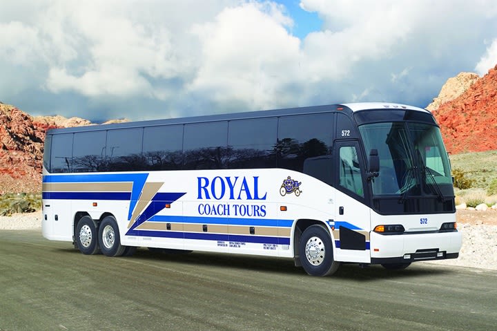 MCI delivers 2011 J4500, E4500 to Calif.