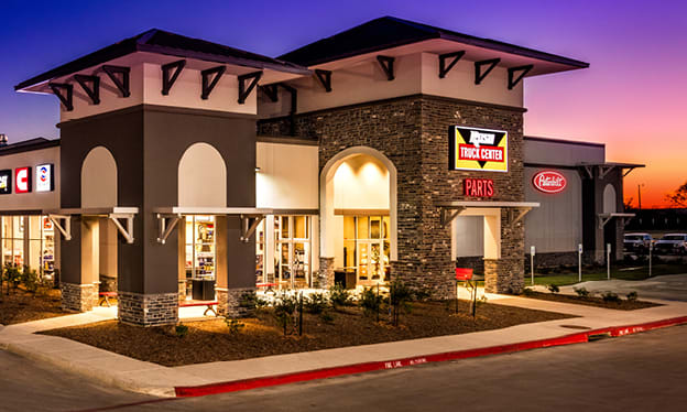 Las Vegas Rush Truck Center to Offer Medium-Duty Ford Trucks