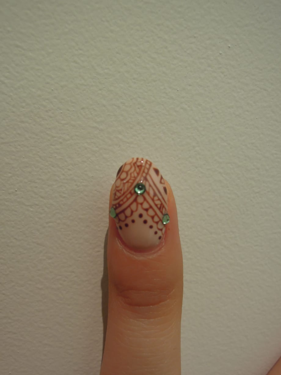 Henna Nail Art