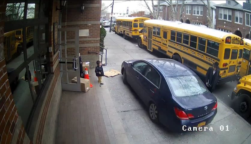 Video Shows N.Y. Motorist Using Sidewalk to Pass School Buses