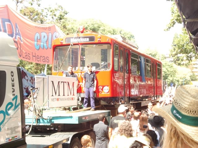 Argentina recycles San Diego transit trolleys