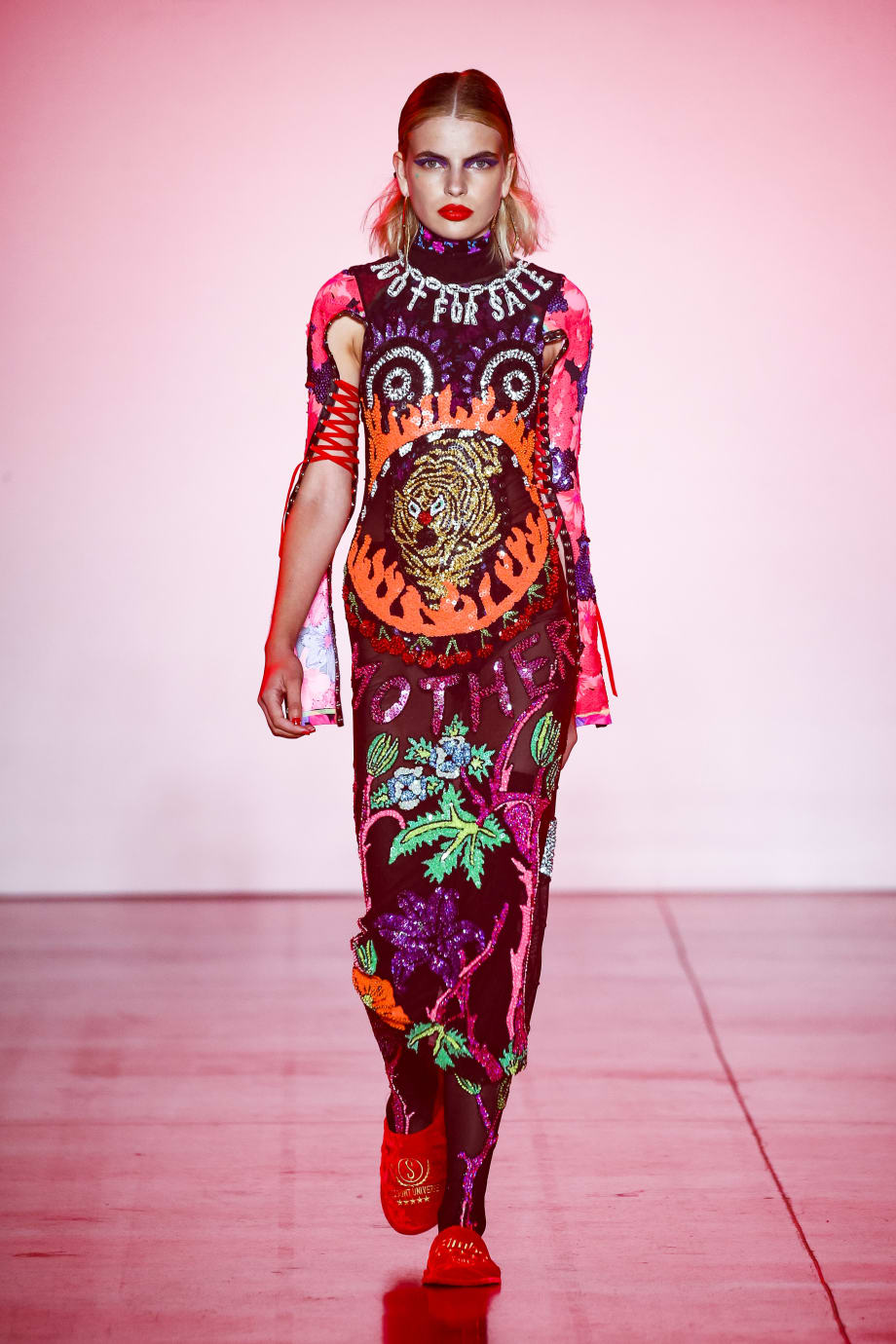 NYFW: Sleek, Wet Looks, Blonde Bobs and Natural Texture from ARROJO for Discount Universe