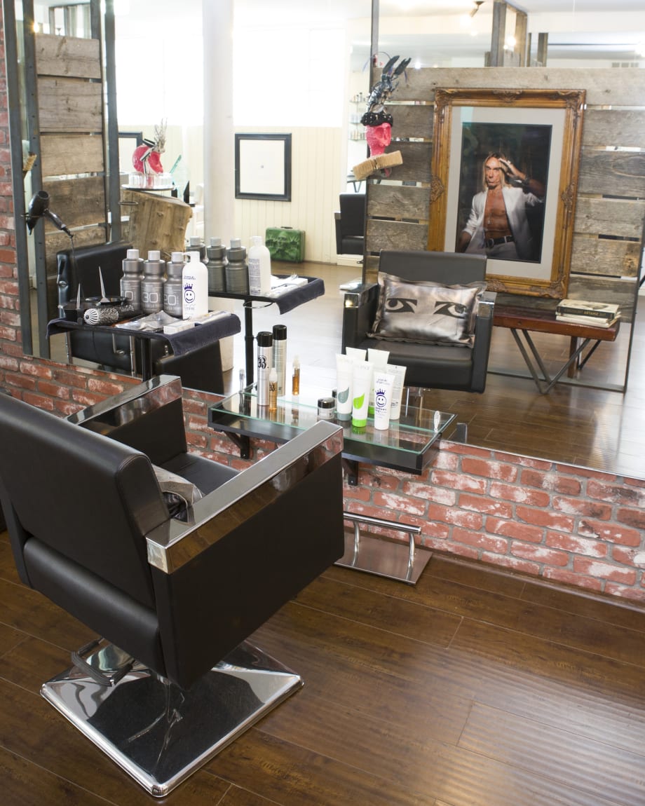 A Look at the Salon Station of the "Platinum King," Kristoff Ball