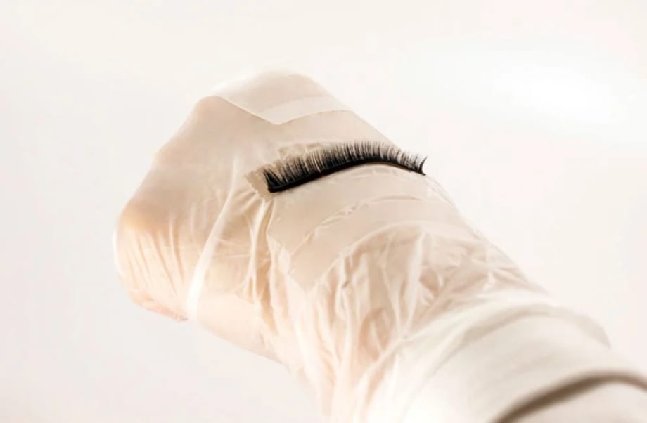 HOW-TO: Apply American Volume Eyelashes
