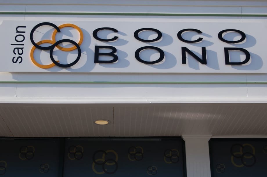 Salon CoCo Bond