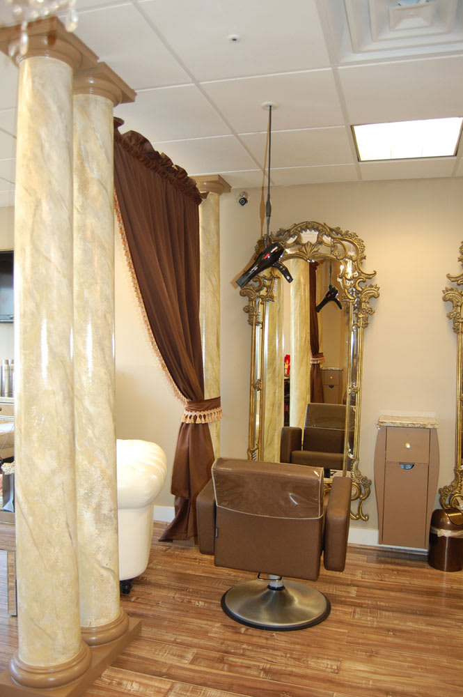 Salon CoCo Bond