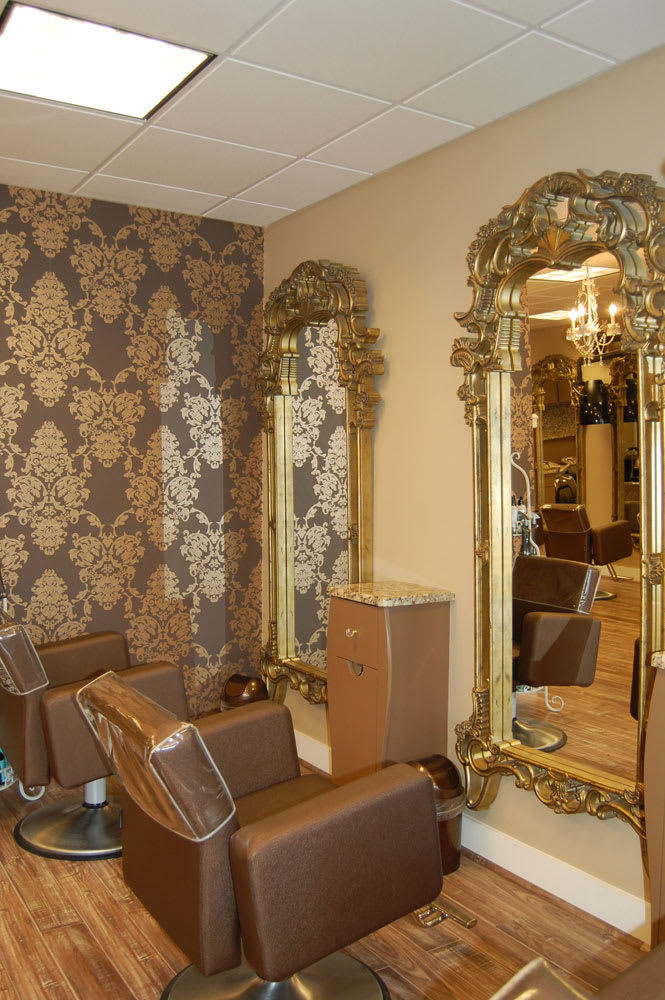 Salon CoCo Bond