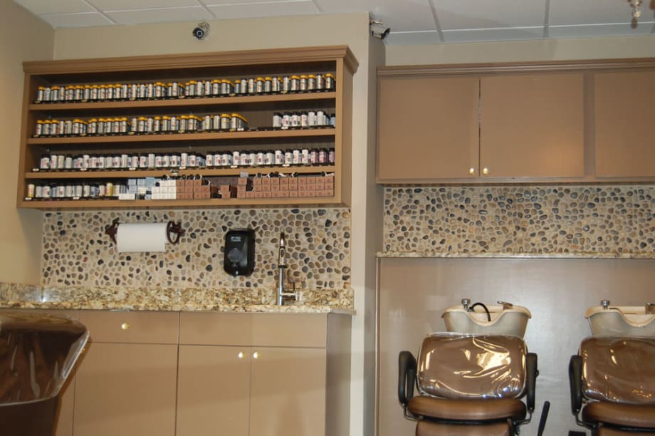 Salon CoCo Bond