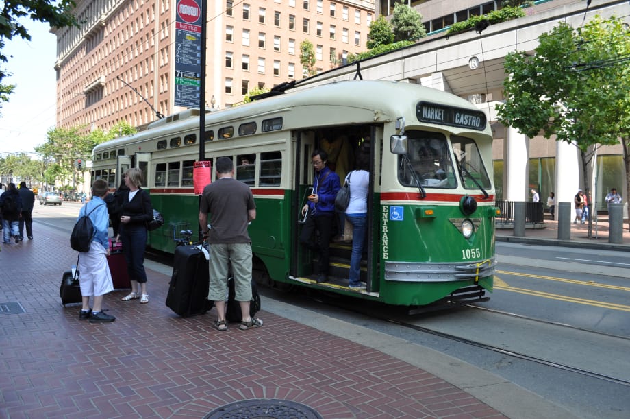 S. F. Muni launches email, text real-time alerts