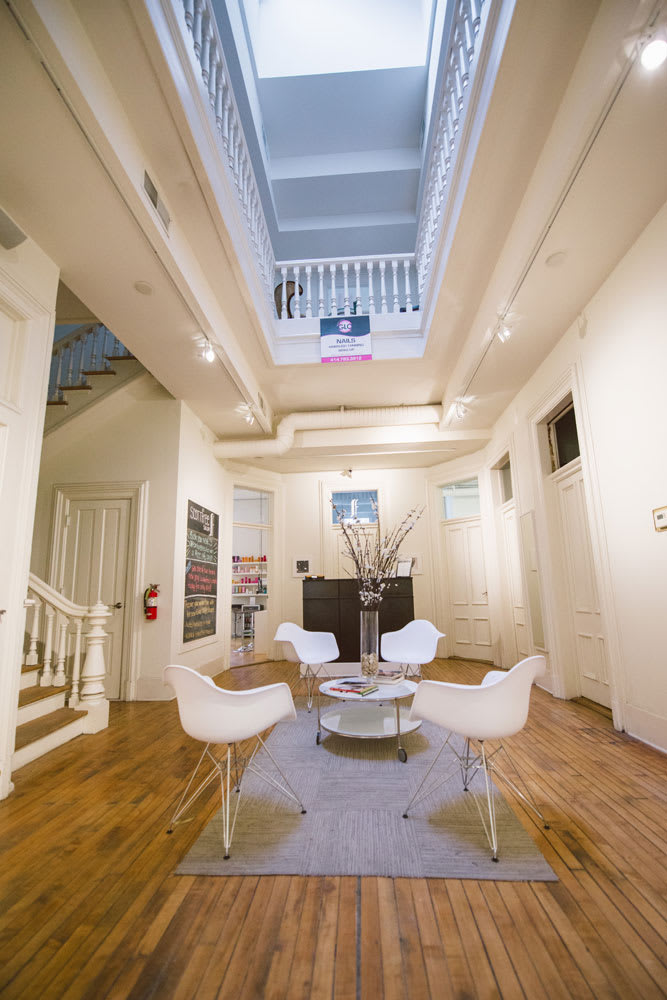 Ahead of the Curve: Scottfree Salon Tour