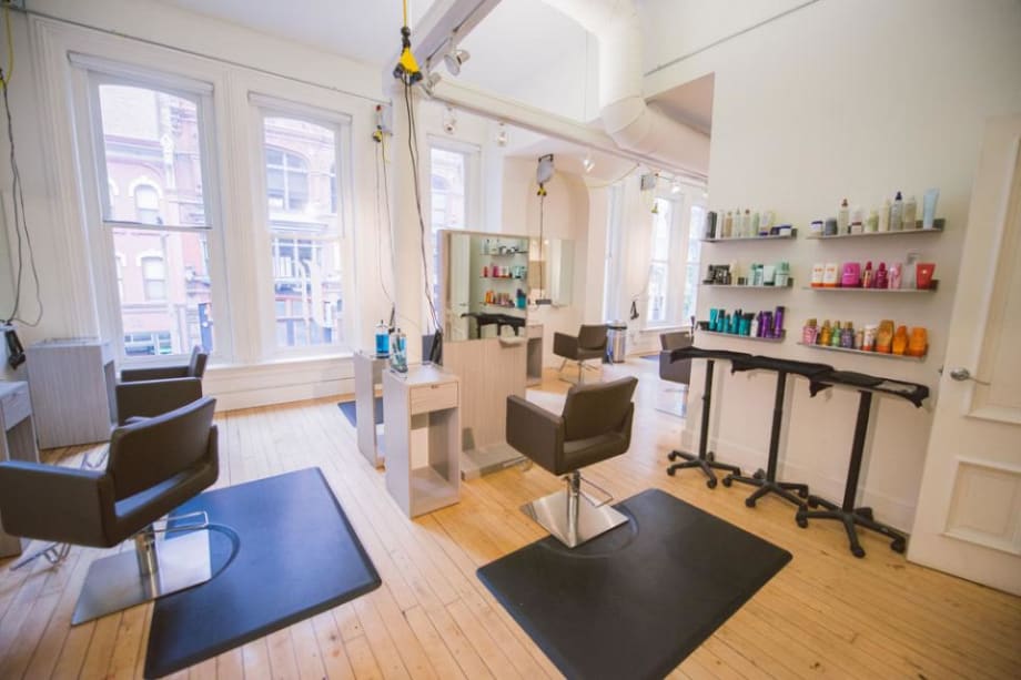 Ahead of the Curve: Scottfree Salon Tour