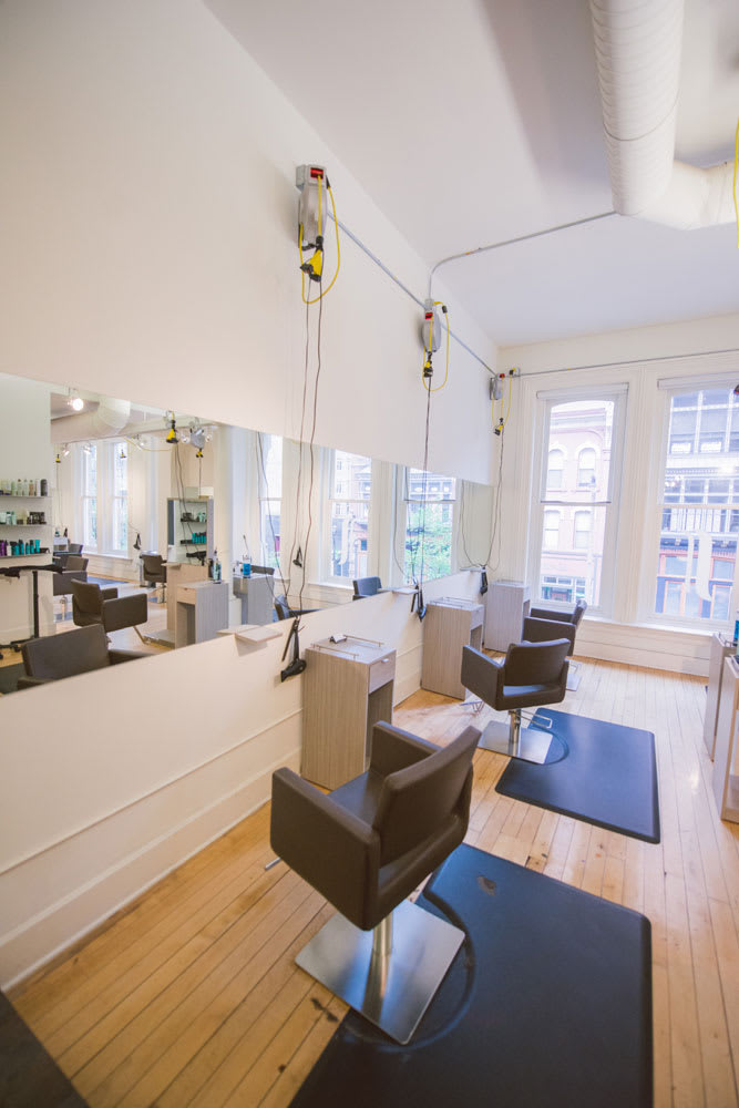 Ahead of the Curve: Scottfree Salon Tour