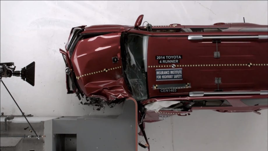 GM Vehicles Top Mid-Size SUV Crash Tests [Watch]