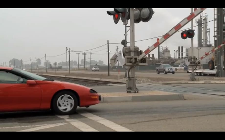 Fleet Safety Video Tip: Driving Near Railroad Crossings