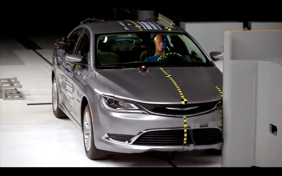 2015 Chrysler 200 Earns Top IIHS Safety Rating [Video]