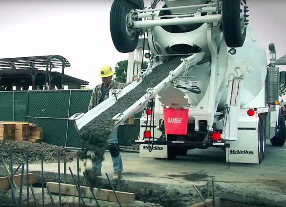 McNeilus, Oshkosh Recall CNG Trucks for Fire Risk