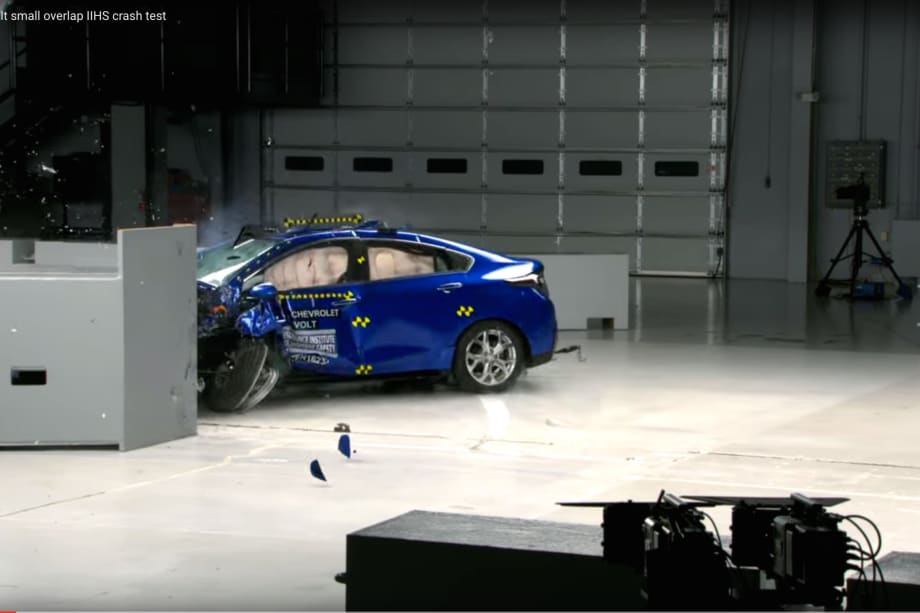 Watch Chevrolet Volt Earn Top Safety Honor