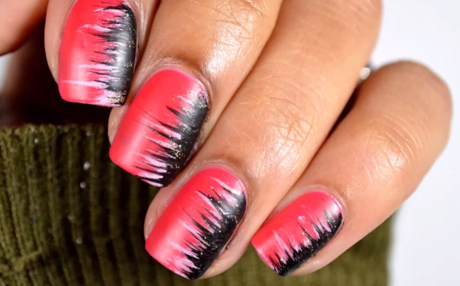 Probelle Seismogram Nail Art Using a Fan Brush