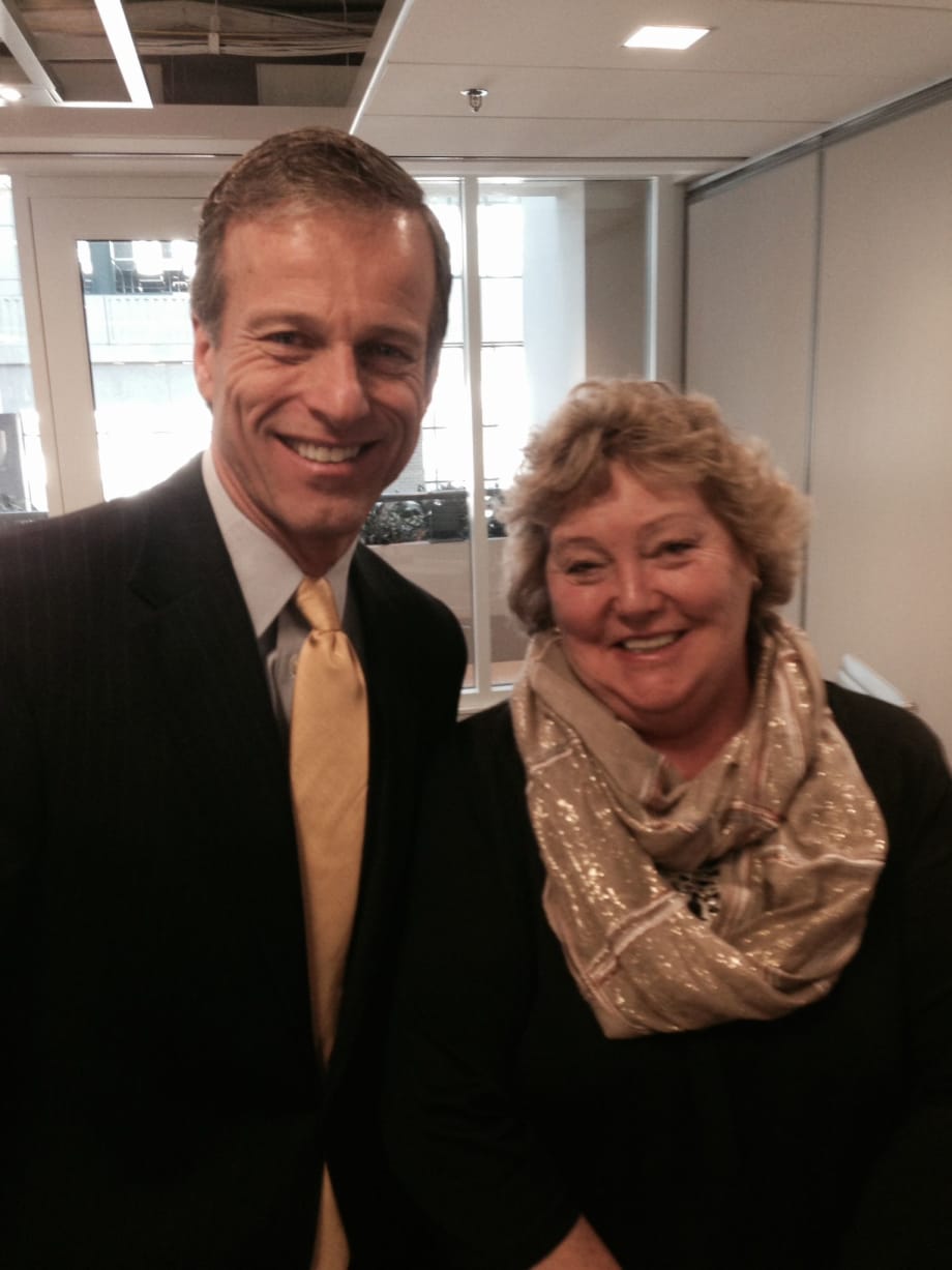 ACRA Meets Senator to Discuss Rental Industry