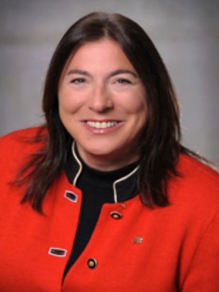 Wells Fargo to Split Consumer Credit Solutions Organization