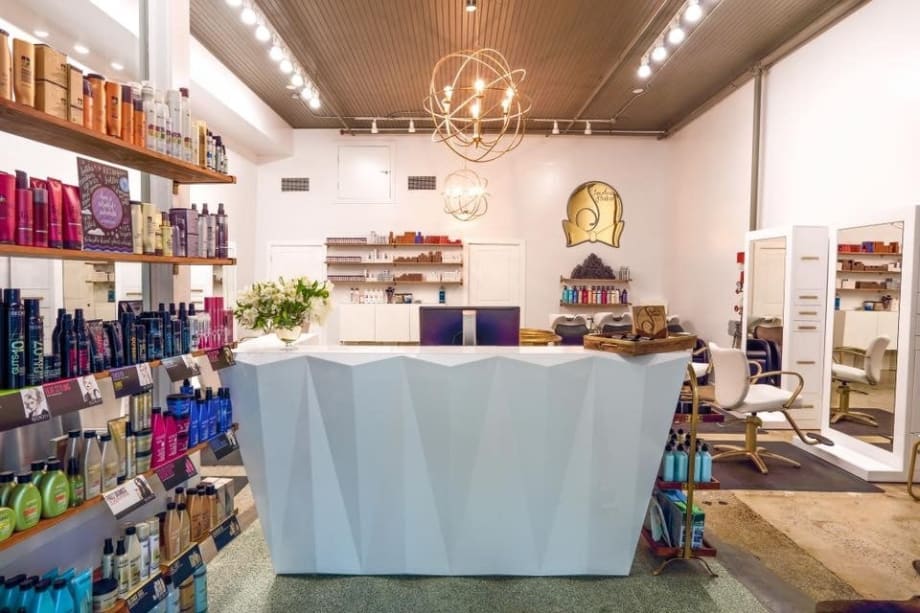 Signature Salon Learns to Thrive