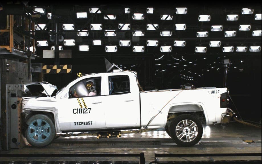 Video: Silverado and Sierra 1500 Trucks Ace NHTSA Crash Tests