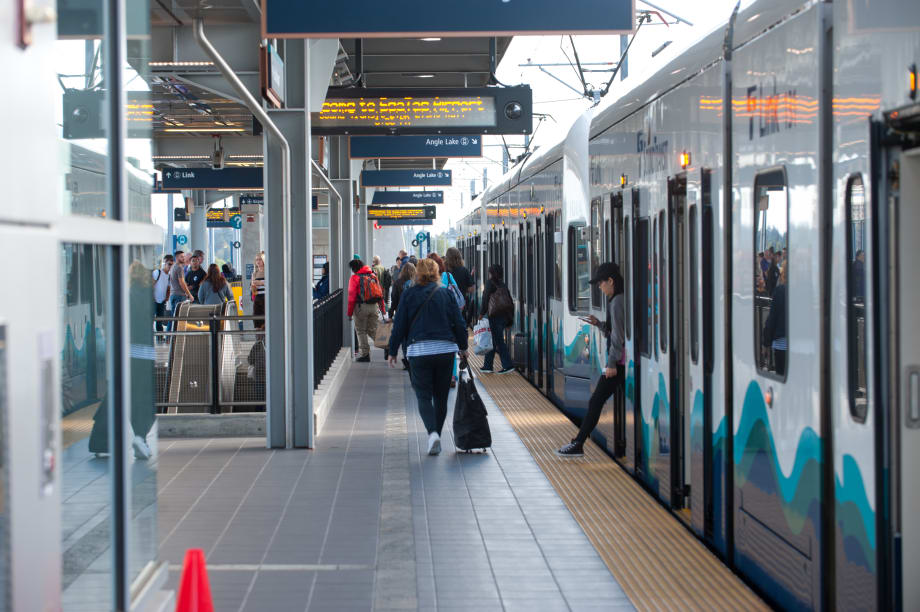 Sound Transit ridership up 23% in 2016 systemwide