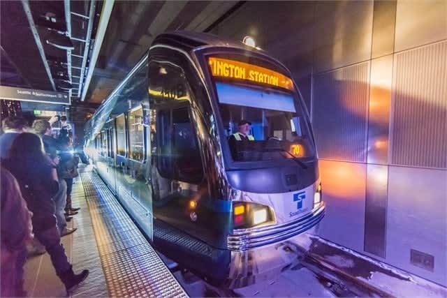 Sound Transit allowing buskers in Capitol Hill, U. of Washington stations