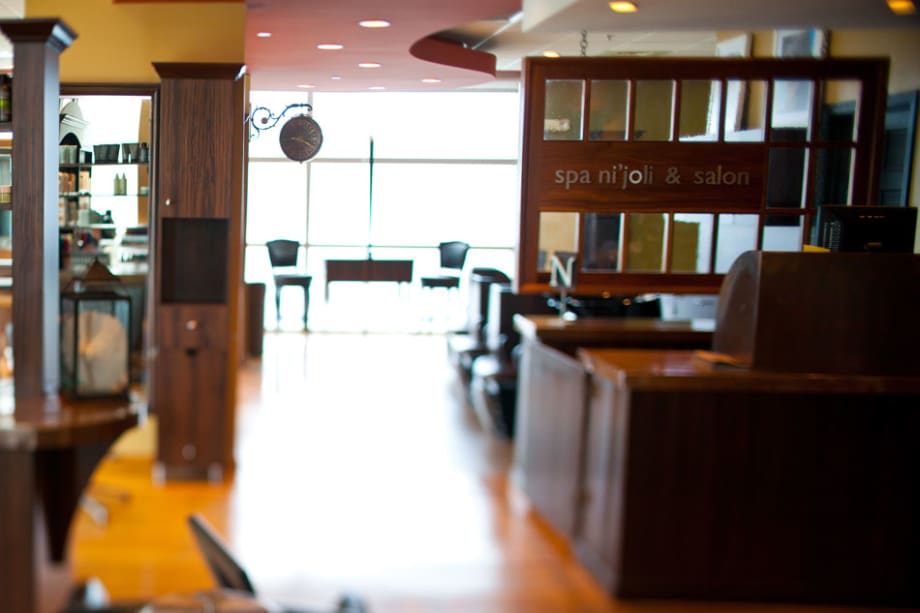 Spa Ni’Joli and Salon