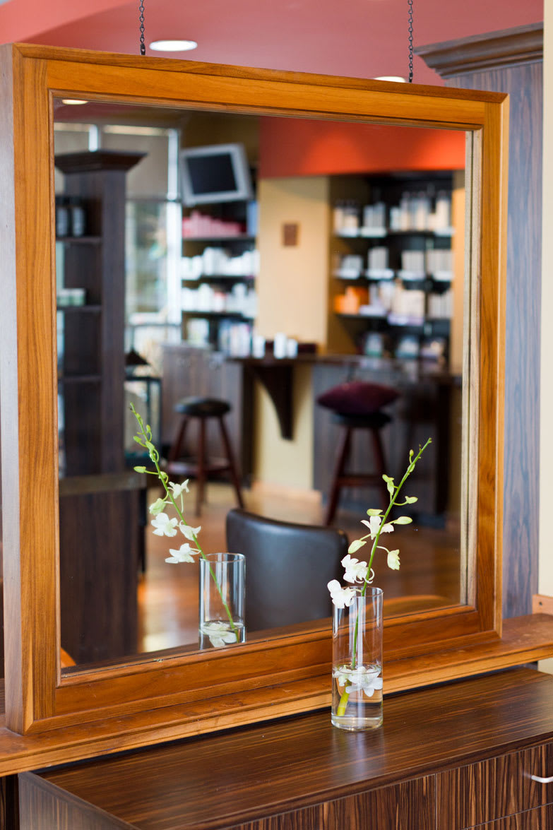 Spa Ni’Joli and Salon