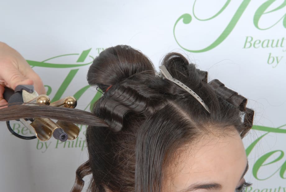 HOW-TO: Renaissance Crimped Updo
