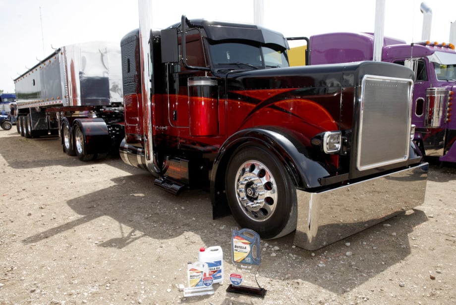 Jonathan Eilen Captures Best of Show at Shell Rotella SuperRigs