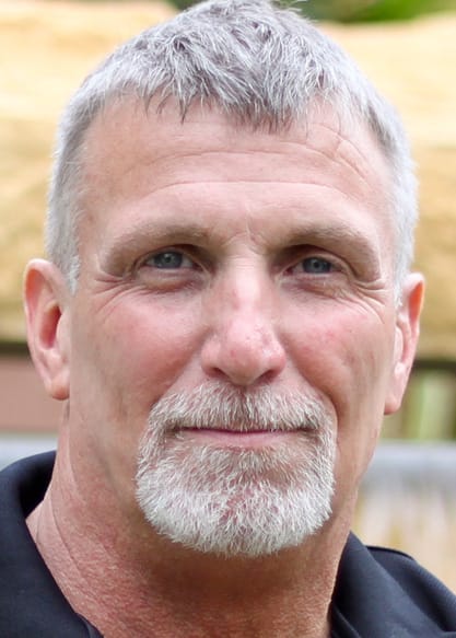 Trucker Braves Frigid Temperatures to  Help Family