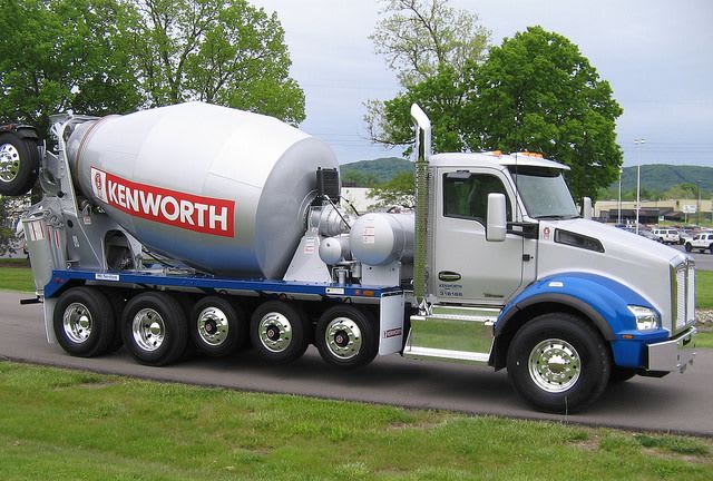Kenworth Offers Automatic Transmission on T880 Short Hood