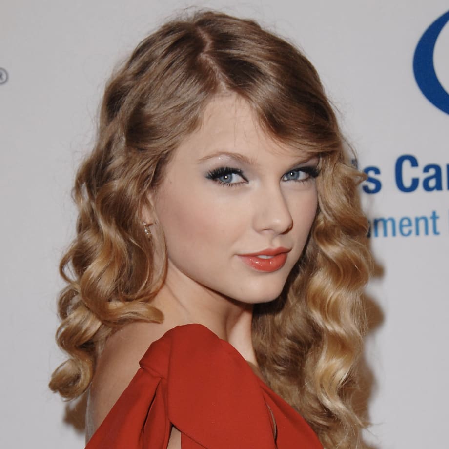 Trend: Taylor Swift's Vibrant Color