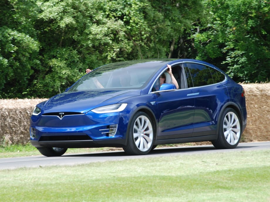 Tesla on Autopilot Hits Police Motorcycle