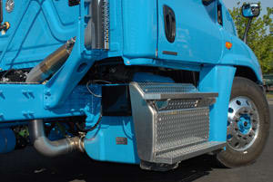 Test Drive: Detroit Diesel's DD13 and DD15 - Driving With SCR