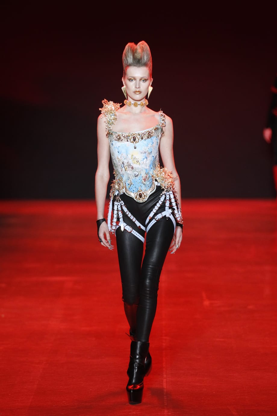 NYFW: Kien Hoang Creates Outer-Worldly Hair at The Blonds