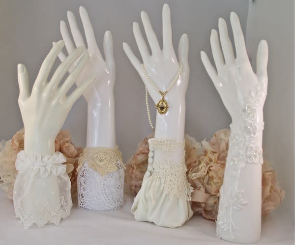 Arty Hand Displays: Cool or Creepy?