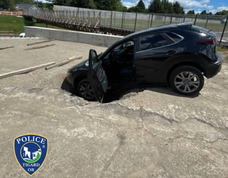 Oregon Bank Robbery Suspect Drives into Hole During Pursuit