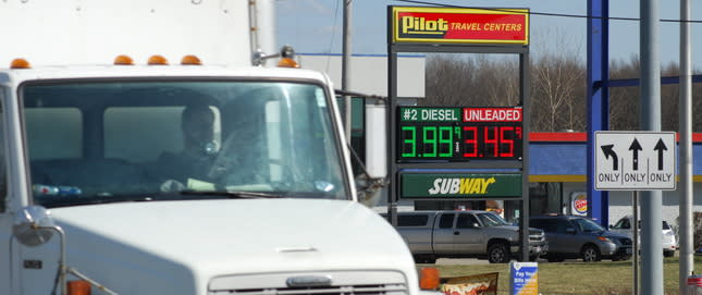 Prices Fall at the Pump, Crude Hits One-month Low