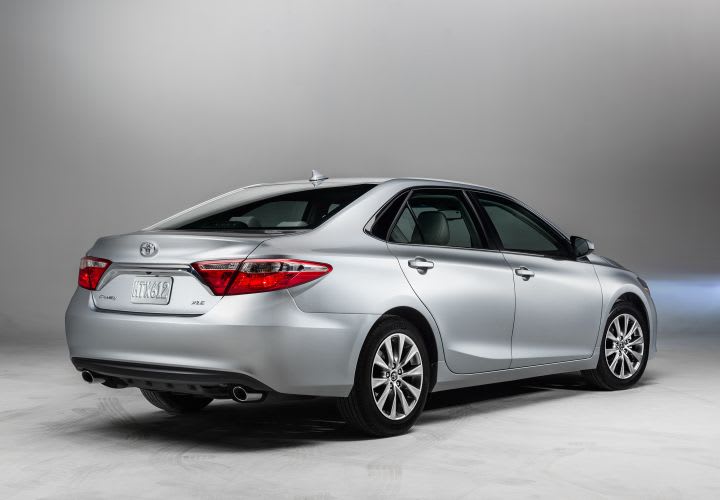 Toyota Announces 2015-MY Camry Pricing