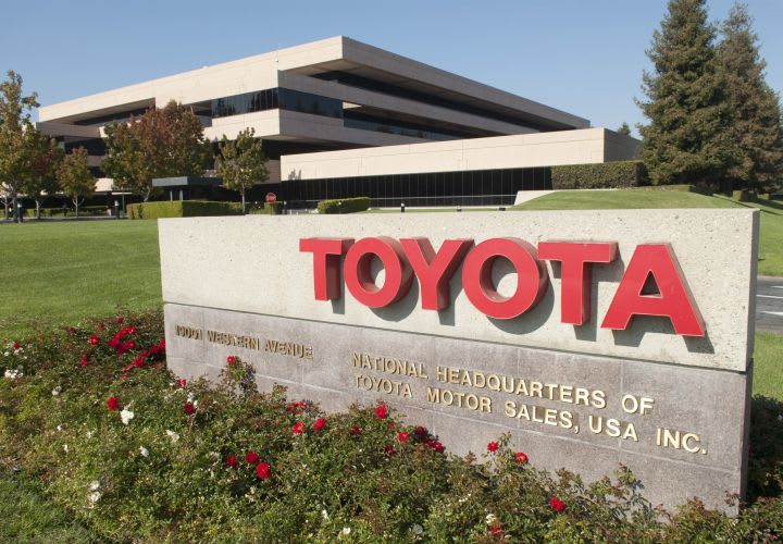 Toyota Fleet Sales Fell 9% In '13