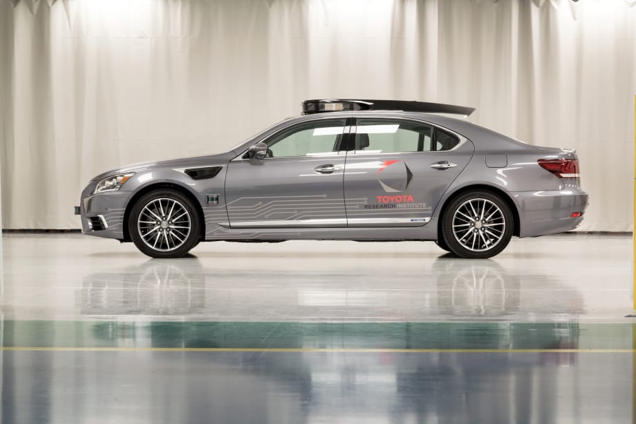 Toyota to Show Next-Gen Autonomous Research Vehicle
