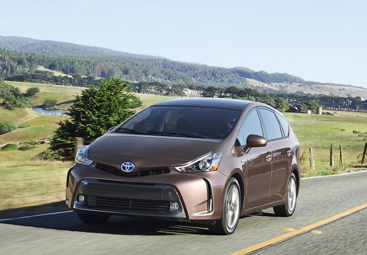 Toyota Adds Prius V Model for 2015