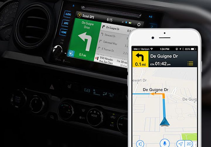 Toyota Shuns Apple CarPlay, Android Auto