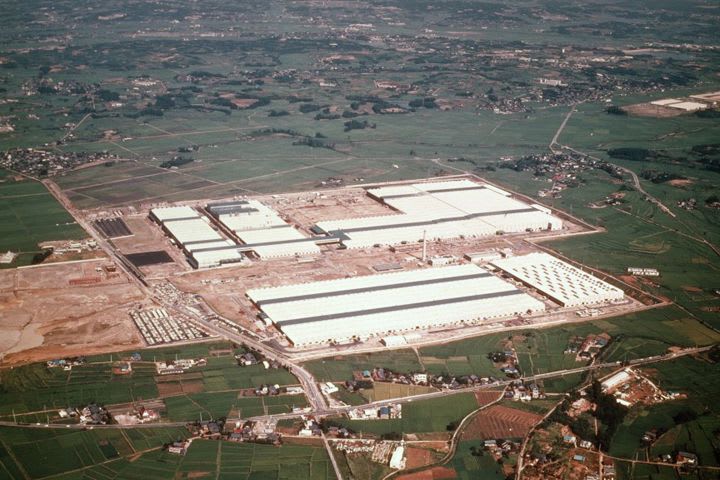 Quakes Halt Toyota, Hino Production