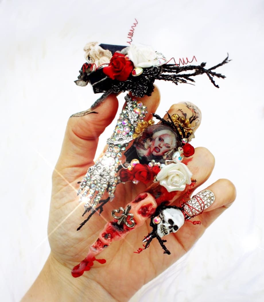 NTNA S. 4 Ch. 8: Lady Gaga Screem Queen Nail Art (Tracy)