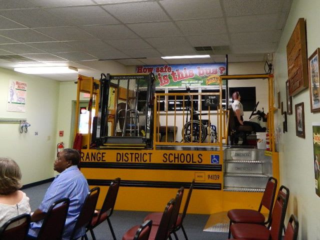 Fla. district recruits drivers, loses training bus builder